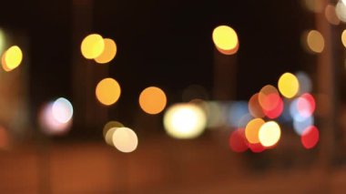 Büyük şehir kavramında kaybettim. Onun smartphone kullanarak harita yerini kontrol kişi.