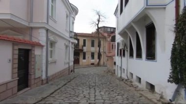 Plovdiv, Bulgaristan'ın eski şehrin dar sokaklarında yürüyüş