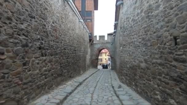 Wandelend Door Smalle Straatjes Van Oude Binnenstad Plovdiv Bulgarije — Stockvideo