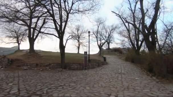 Wandelen Nebet Tepe Een Van Hils Plovdiv Waar Oude Ruïnes — Stockvideo