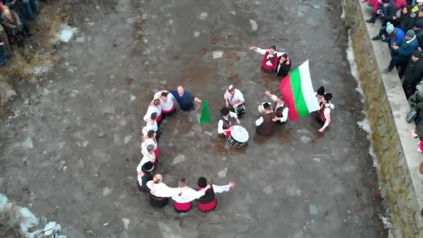 Kalofer Bulgária Janeiro 2019 Tradicional Dança Hórus Búlgara Nas Águas — Vídeo de Stock