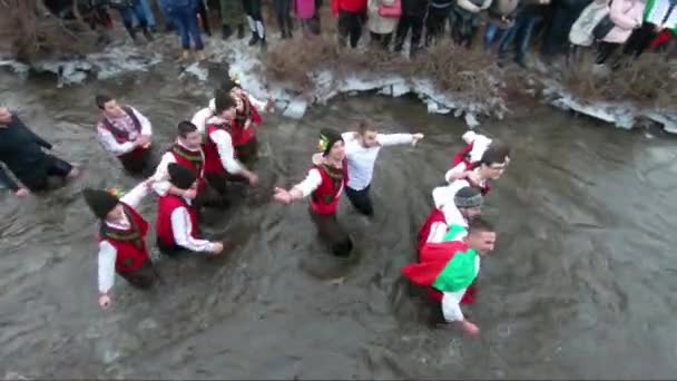 Kalofer Bulgária Janeiro 2019 Tradicional Dança Hórus Búlgara Nas Águas — Vídeo de Stock