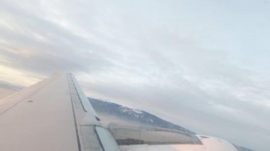 Havadan uçan uçak kanadı