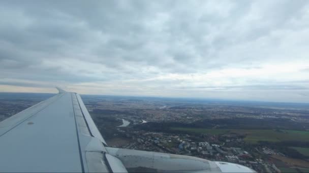 비행기 날개 공기를 통해 비행 — 비디오