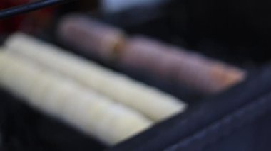 Bir kömür tükürmek kızartma üzerinde Trdelnik baca kek pişirme