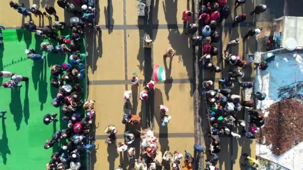 페르 니 크의 쿠 케리 가장 무도회 축제의 조감도 — 비디오