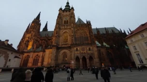 Hiperlapso de la catedral del castillo de Praga — Vídeos de Stock