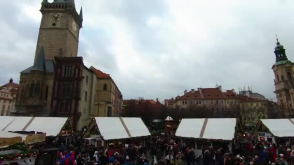 Weihnachtsmarkt in Prag im Zeitraffer — Stockvideo