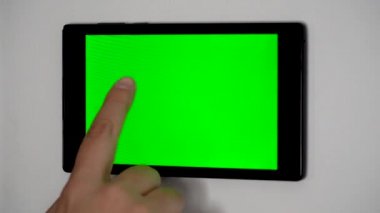 Akıllı ev kontrol cihazı bir duvar