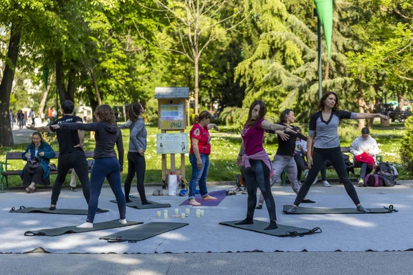 Nirvana fitness con clase de música en la calle — Foto de Stock