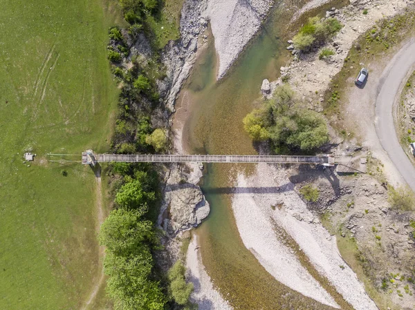 Hängebrücke von oben in der Nähe der Stadt Kardzhali in Bulgarien — Stockfoto