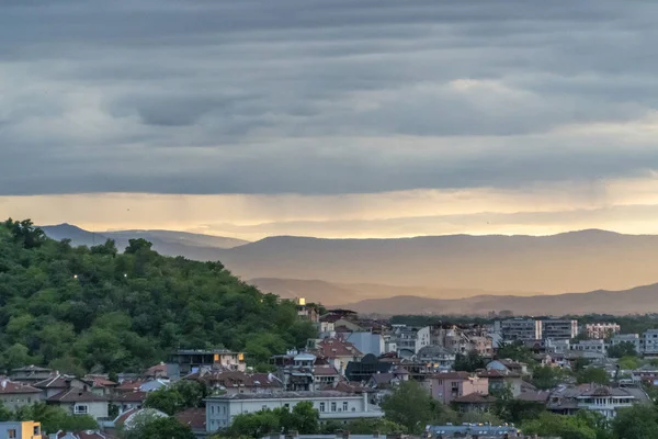 Закат с одного из семи холмов Пловдива — стоковое фото