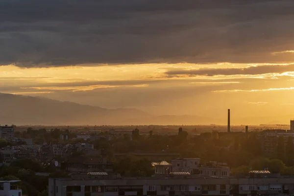 Закат с одного из семи холмов Пловдива — стоковое фото
