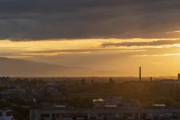 Zonsondergang van een van de zeven heuvels in Plovdiv stad — Stockfoto