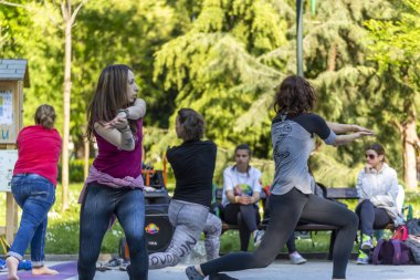 Sokakta müzik sınıfı ile Nirvana Fitness