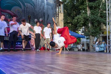 Filibe 'de kapana bölgesinde breakdance gösterisi
