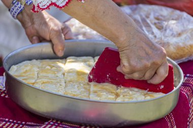 Banitsa denilen geleneksel Bulgar kahvaltısı snack