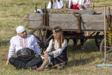 Dans ve müzik ile geleneksel Bulgar folklor festivali