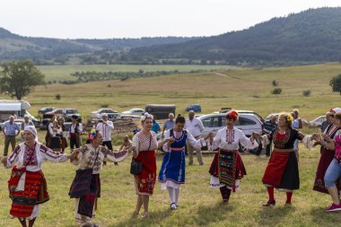 Dans ve müzik ile geleneksel Bulgar folklor festivali