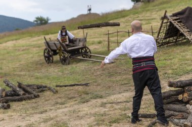 Dans ve müzik ile geleneksel Bulgar folklor festivali