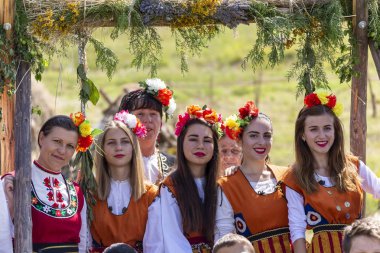Dans ve müzik ile geleneksel Bulgar folklor festivali