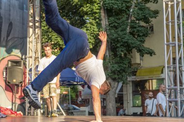 Filibe 'de kapana bölgesinde breakdance gösterisi