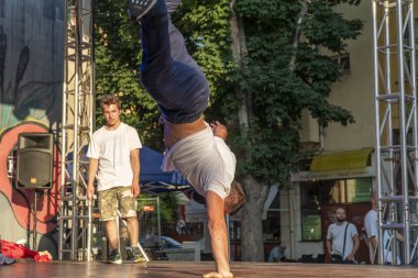 Filibe 'de kapana bölgesinde breakdance gösterisi