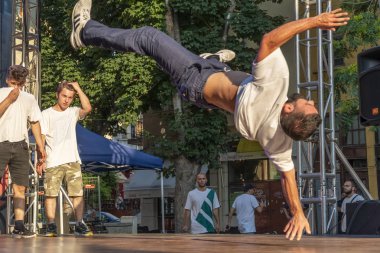 Filibe 'de kapana bölgesinde breakdance gösterisi
