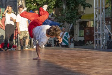 Filibe 'de kapana bölgesinde breakdance gösterisi