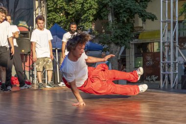 Filibe 'de kapana bölgesinde breakdance gösterisi
