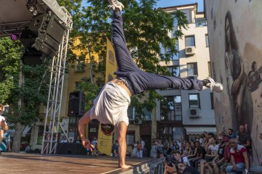 Filibe 'de kapana bölgesinde breakdance gösterisi