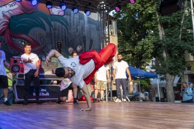 Filibe 'de kapana bölgesinde breakdance gösterisi