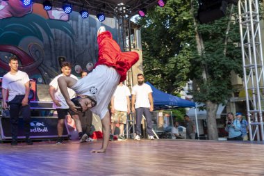 Filibe 'de kapana bölgesinde breakdance gösterisi