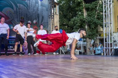 Filibe 'de kapana bölgesinde breakdance gösterisi