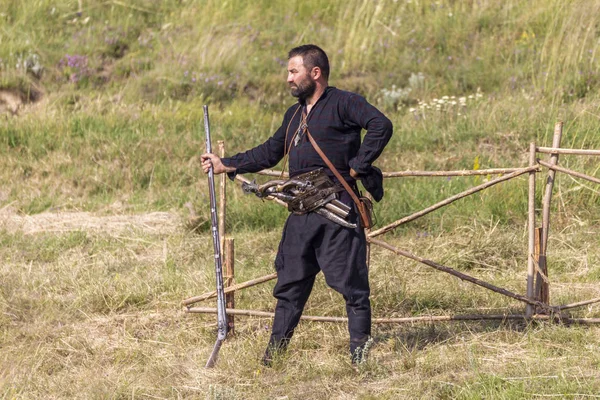 Hajduci guerrieri dimostrazione durante la tradizionale festa bulgara — Foto Stock