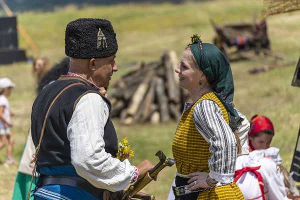 Hagyományos bolgár folklór fesztivál táncok és handcraf — Stock Fotó