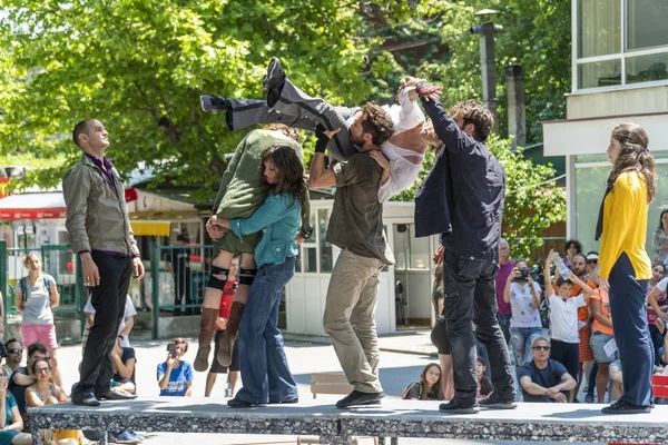 Espectáculo de danza en un área urbana — Foto de Stock