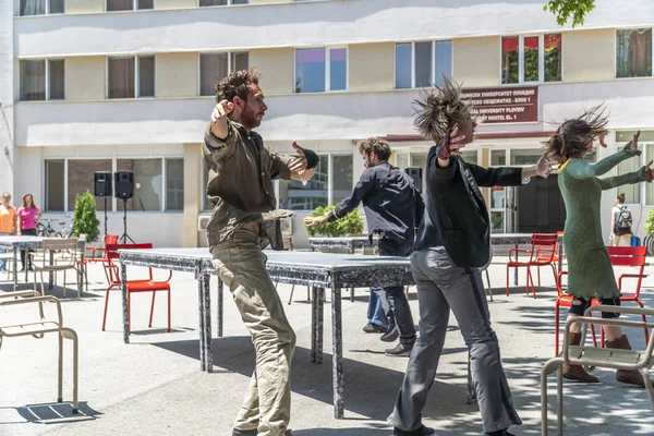 Espectáculo de danza en un área urbana — Foto de Stock