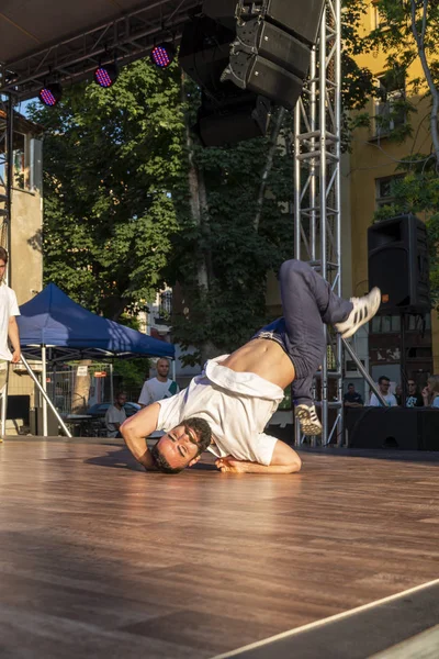 Espectáculo de breakdance en el área de Kapana en Plovdiv — Foto de Stock