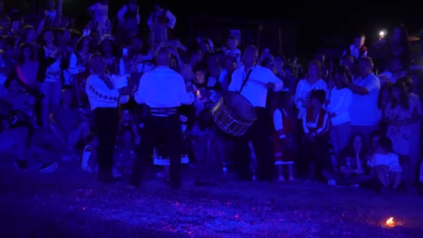Nestinarstvo denilen ateş yürüyüş geleneksel Bulgar ritüel — Stok video