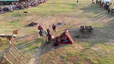 Osmanlı askerlerine karşı hajduti saldırısının yeniden başlamasının yukarıdan görünümü