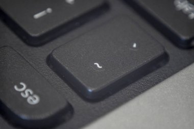 Klavyedeki tilde işaretini kapatma