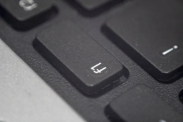 Primer plano de la tecla f1 en un teclado — Foto de Stock