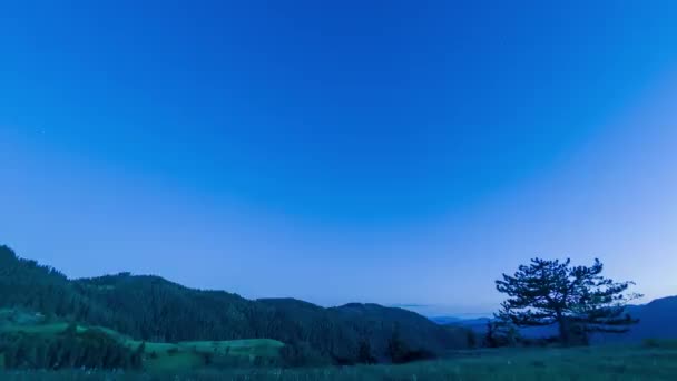 Noite Timelapse Céu Estrelado Com Silhueta Montanha — Vídeo de Stock