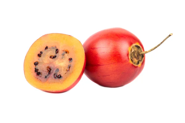 Tamarillo Fruta Crua Madura Com Uma Metade Suculenta Fundo Branco — Fotografia de Stock