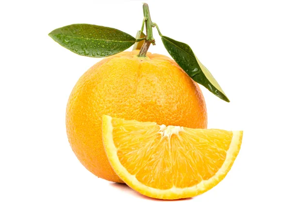 Fruit Orange Frais Avec Une Tranche Juteuse Sur Fond Blanc — Photo