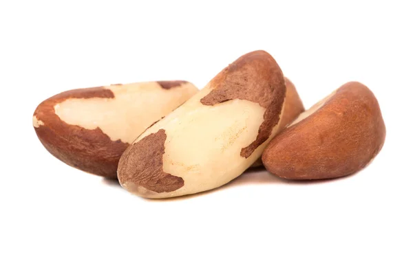 Mały Stos Brazil Nut Białym Tle — Zdjęcie stockowe