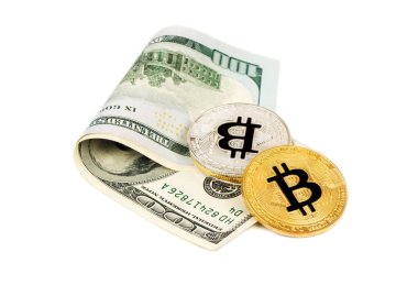 Gümüş ve altın bitcoin madeni para ile beyaz arka plan üzerinde izole dolar