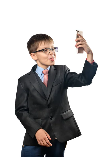 Schüler Anzug Macht Selfie Telefon Und Zeigt Zunge — Stockfoto