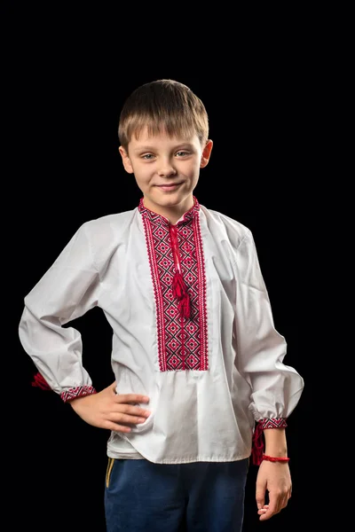 Porträtt Pojke Vit Traditionell Ukrainsk Skjorta — Stockfoto
